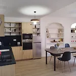 Hjs Plaza Ii Apartment
