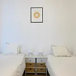 Apartment Hjs Plaza Ii