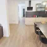 Hjs Plaza Ii Apartment