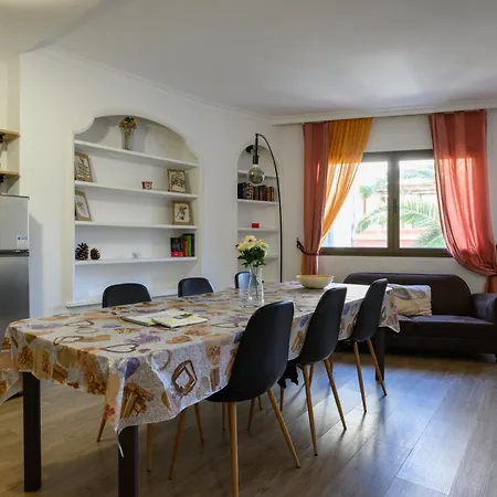 Hjs Plaza Suites Apartments II